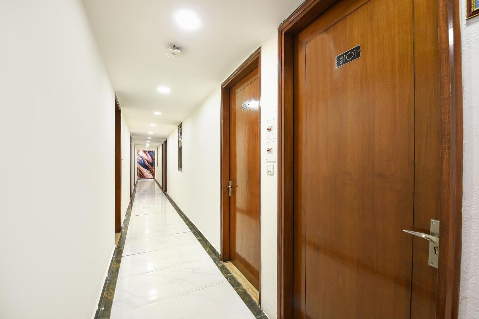 Fabhotel Under Bridge Hotel 3*